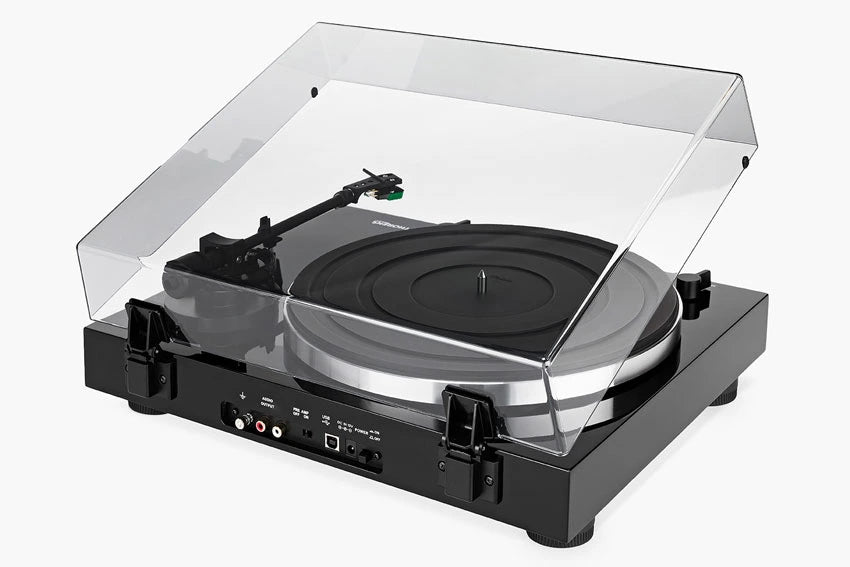 Thorens TD 202 Turntable with Ortofon OM 5E cartridge
