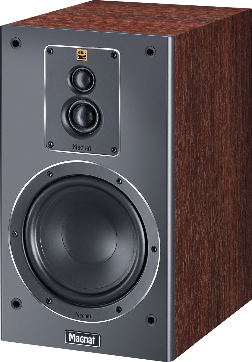 MAGNAT Signature 503 3-way bookshelf speaker pair