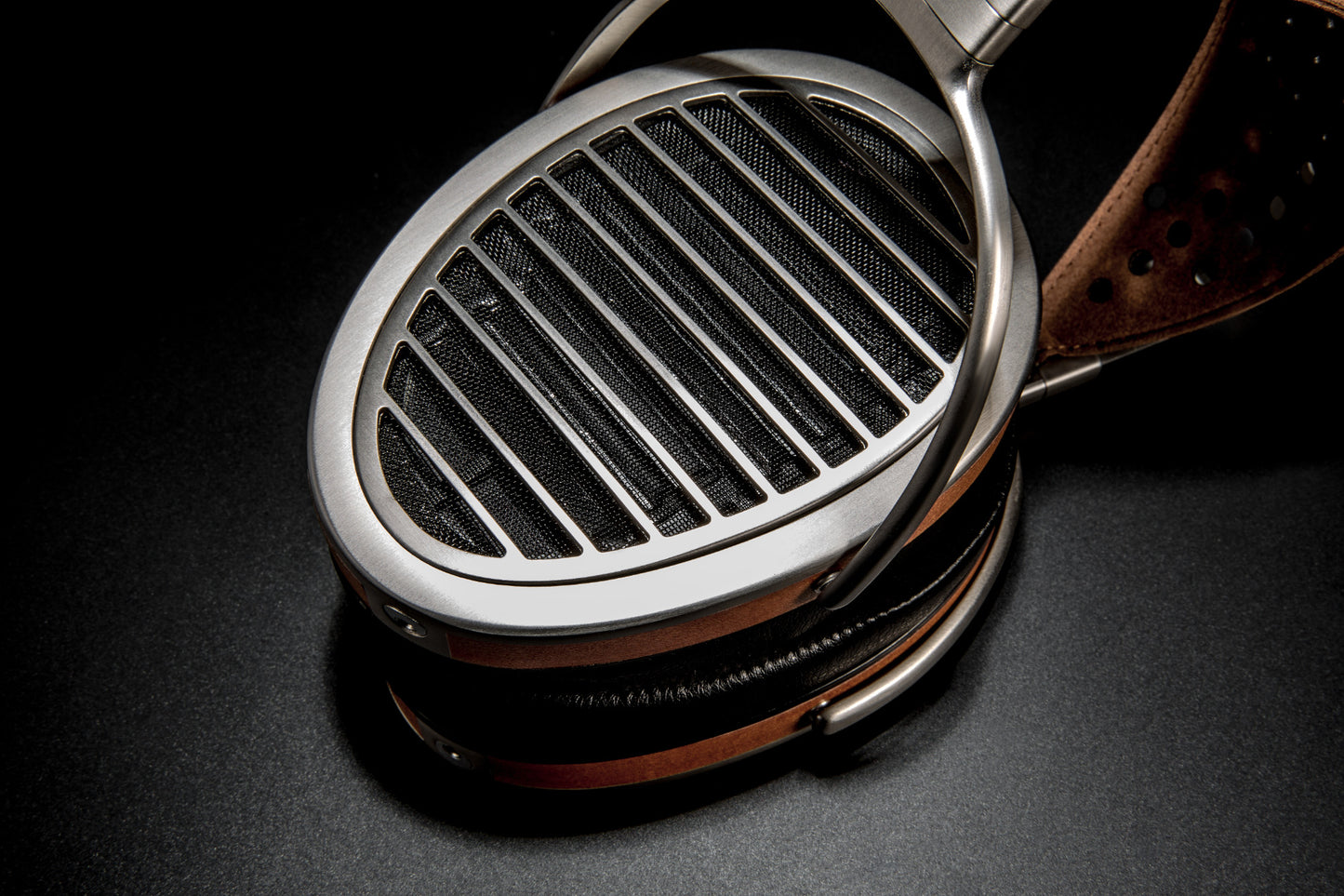 Hifiman HE 1000 V4 (Like New) Stealth Planar Over-ear Headphones with Open-back