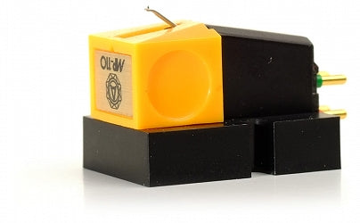 Nagaoka MP-110 Turntable Cartridge with Nagaoka AM-801 stylus cleaner