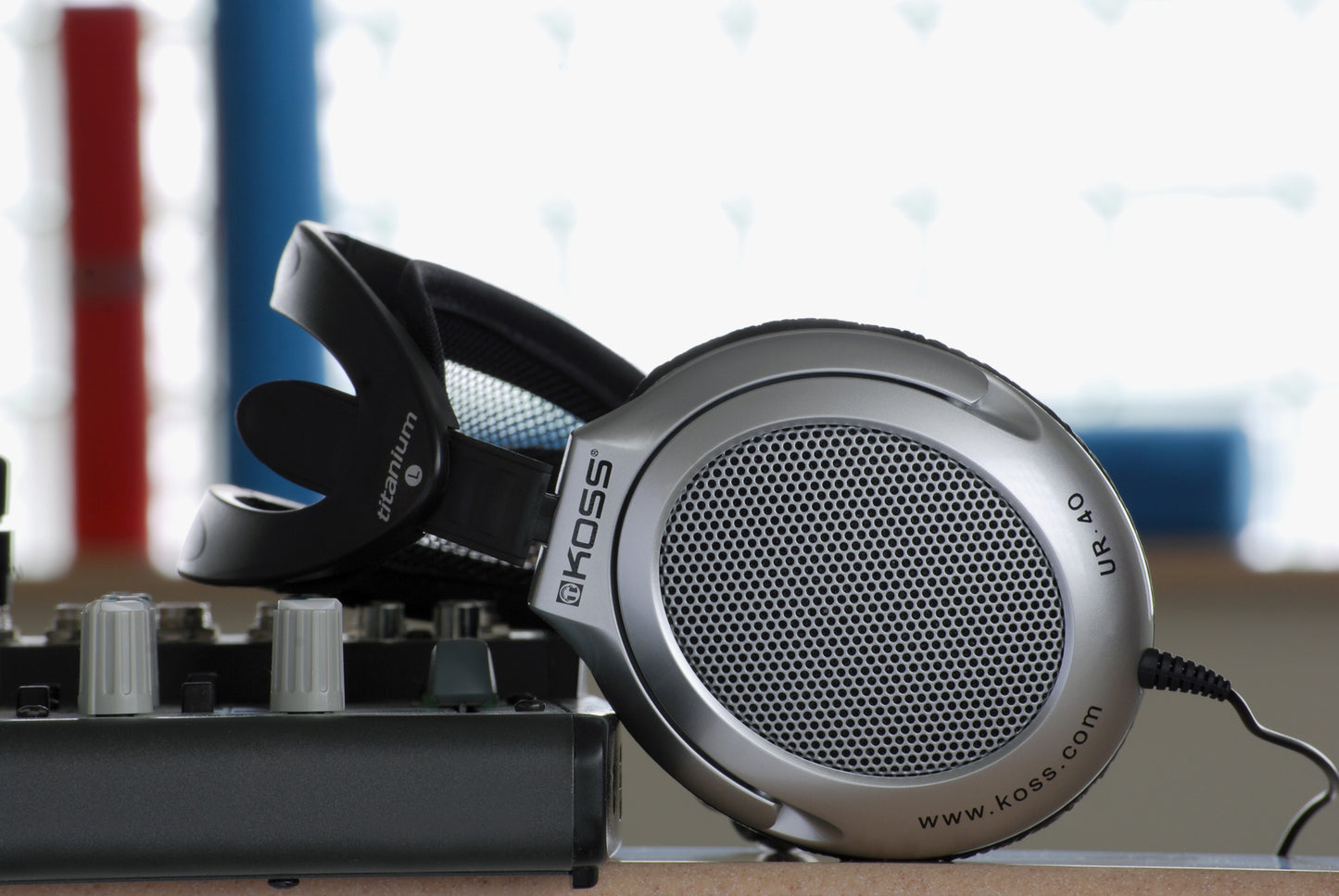 KOSS UR40 (Like New) Wired over-ear headphones