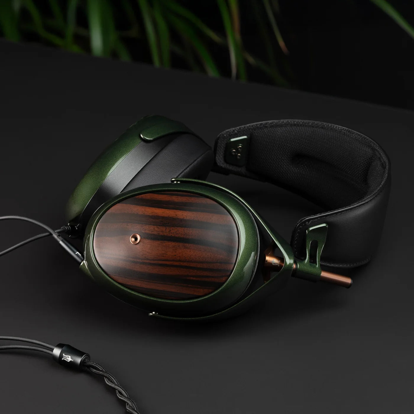 MEZE AUDIO STRADA Closed-Back Dynamic Headphones