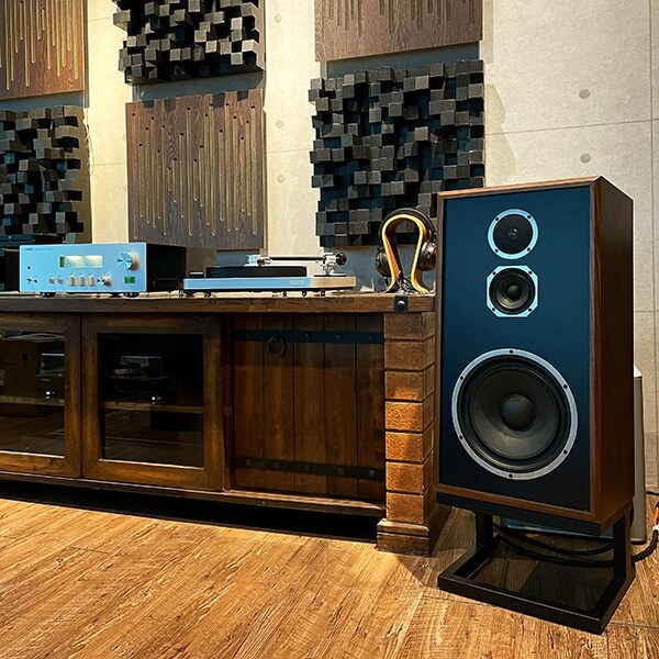 KLH Model Five Floorstanding Speakers English Walnut (1 Pair)