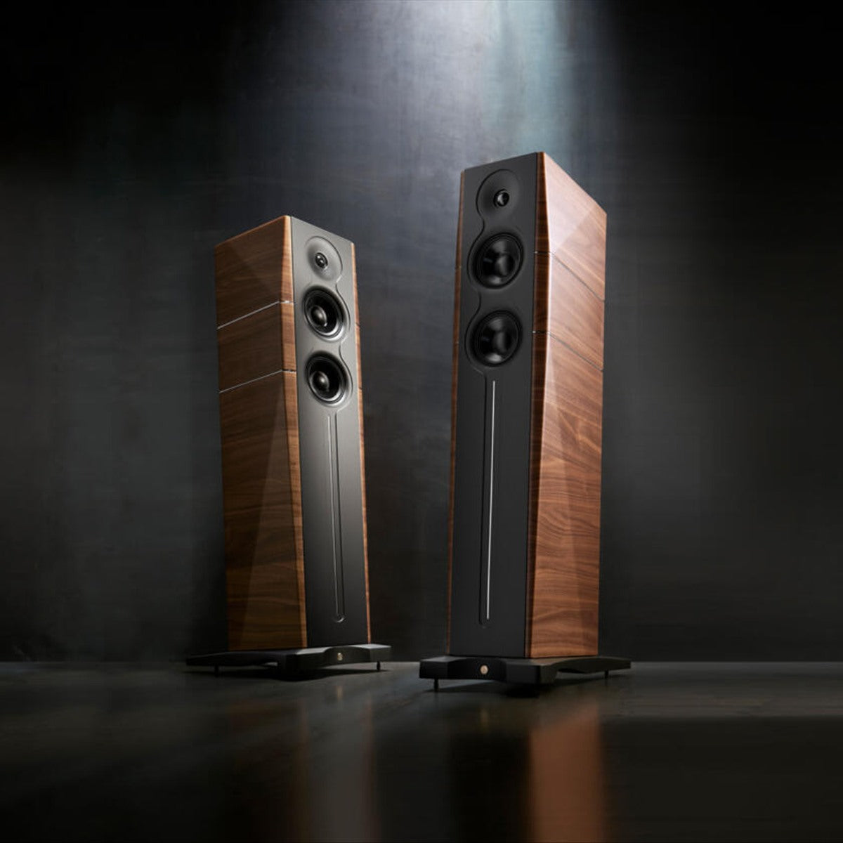 Gold Note A6 EVO II 3-Way Floorstanding Loudspeakers Glossy Walnut (1 Pair)