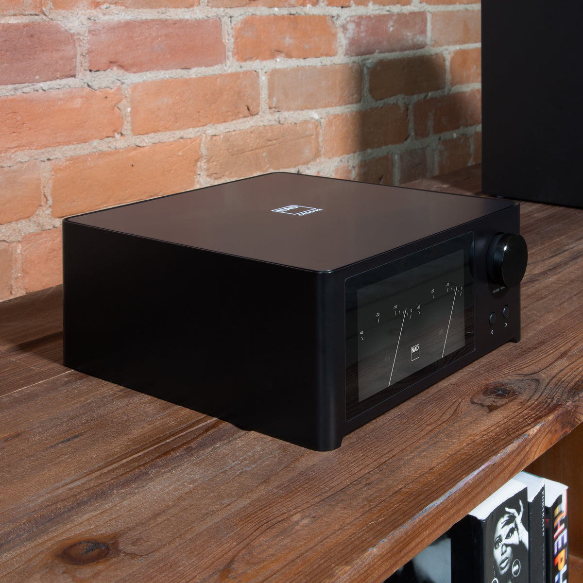 NAD C 700 V2 BluOS Streaming Amplifier