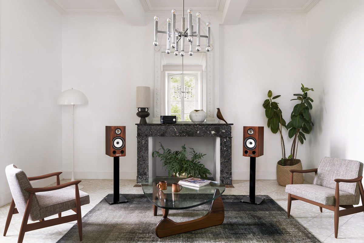 Triangle Esprit Comete EZ Teak - pair lifestyle