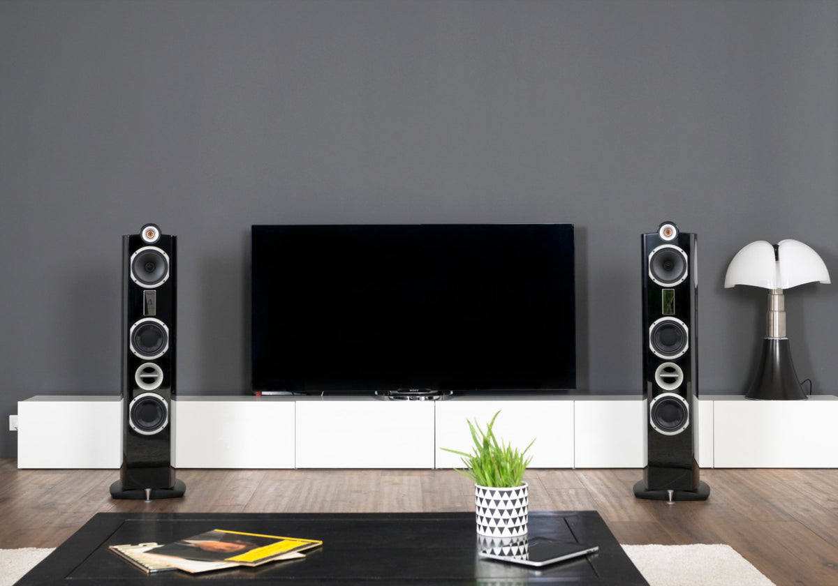 Triangle Signature Delta Black - pair lifestyle